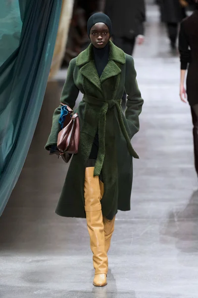 Look 14
